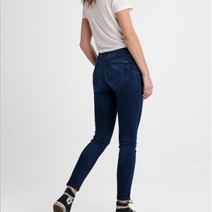 Hudson Skinny Jeans. Medium wash